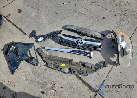 2014 Toyota Highlander Le z USA, uszkodzony, nr VIN 5TDBKRFH4ES010717